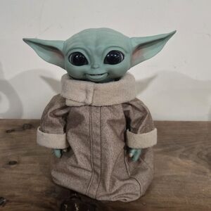 Hasbro Star Wars Galactic Snackin’ Grogu